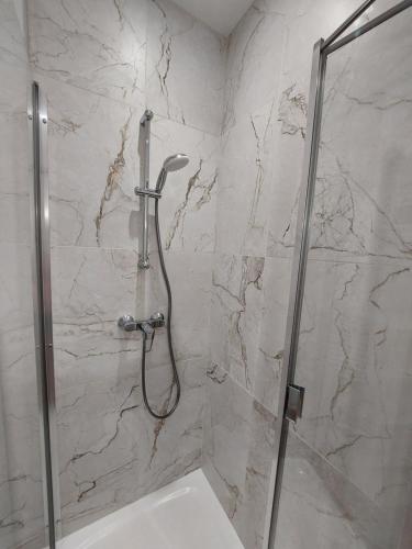 Bilik mandi di Appartements L'hirondelle