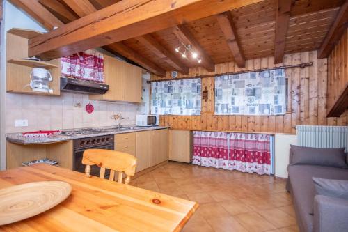 Cuisine ou kitchenette dans l'établissement Casa Falcade