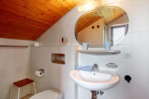 Koupelna v ubytování Haus Flora