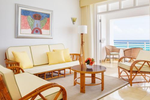 Zona de estar de Couples Tower Isle