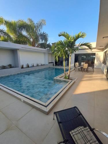Kolam renang di atau dekat dengan Casa Garden