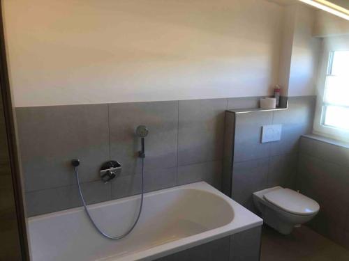 Koupelna v ubytování Moderne Neubau Wohnung