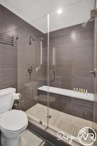 Bilik mandi di Unit G SeaI Private Room near Deerfield Beach~