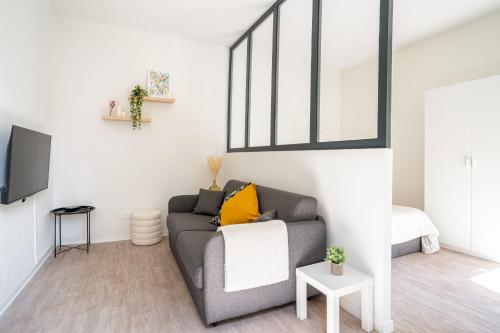 06BZ - Modern apartment in the heart of the port