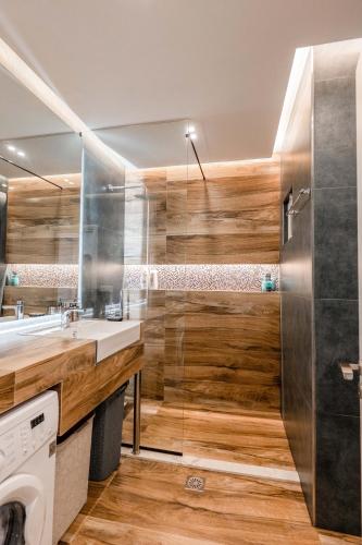 Bilik mandi di Mato Luxury Apartments