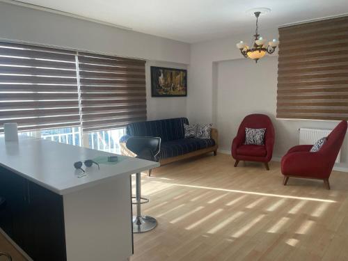 Φωτογραφία από το άλμπουμ του Bahçeşehir N TEPE sitesi avm gölet ulaşım merkezi konum σε Esenyurt