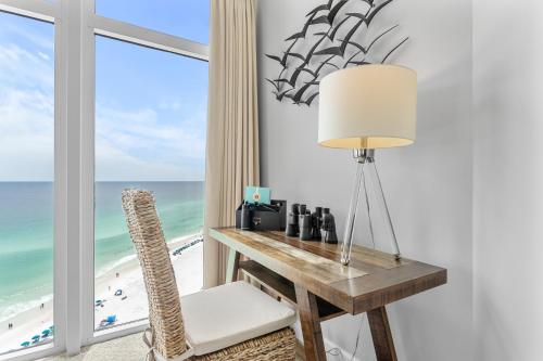 Una vista general del mar o el mar tomado desde el departamento