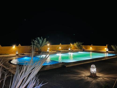 Πισίνα στο ή κοντά στο Hotel Camping Les Roses Des Dunes & Piscine