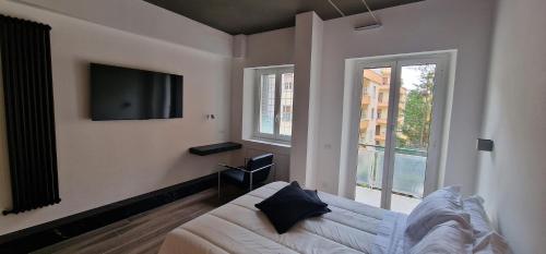 Nox Romana Apartments - Vatican - Modern Apt with Cozy Balcony