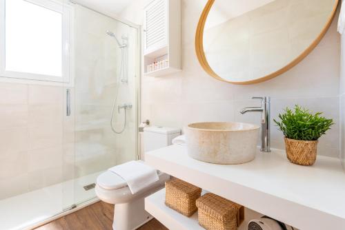 Bilik mandi di WintoWinRentals - Chalet en Primera Línea de Playa