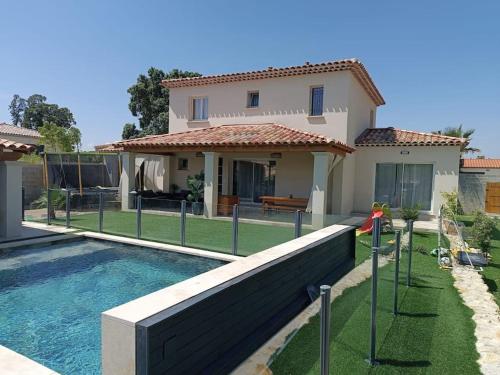 Magnifique villa avec piscine