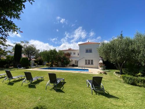 Alquiler Villa en la Playa de Cambrils para 10 personas con AC, parking y WIFI