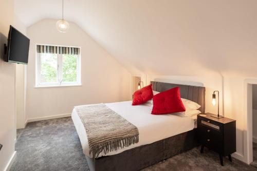 Ένα ή περισσότερα κρεβάτια σε δωμάτιο στο Host & Stay - The Stable