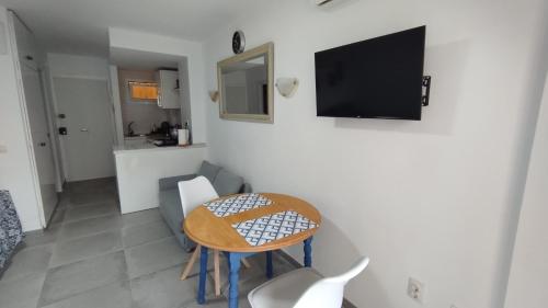 Lolo Home estudio con WiFi, AC y Piscinas