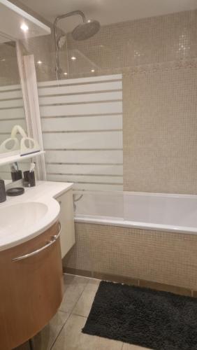 Ένα μπάνιο στο Chambre balcon