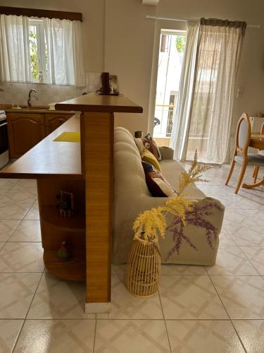 Χώρος καθιστικού στο K7 House Κέντρο Καλαμάτας