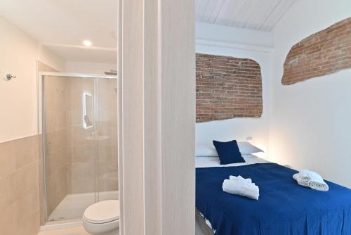 Koupelna v ubytování IzzHome City Heart Rooms