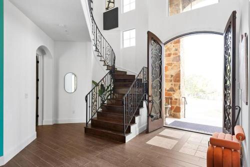 オースティンにあるPet friendly Retreat in Austin with Pool-Backyardのギャラリーの写真
