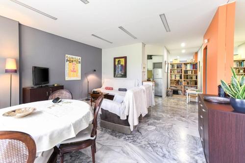 The Holiday Place in Voula for 4 by Filos Inc