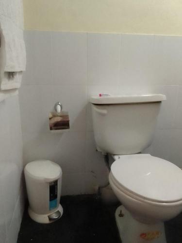 Waterfall Hostelにあるバスルーム