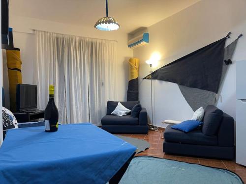 Ένα ή περισσότερα κρεβάτια σε δωμάτιο στο Oribandus Apartment Orikum Vlorë - Handcrafted by Rawmode Official