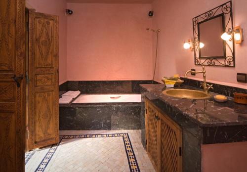 A bathroom at Dar Imlil