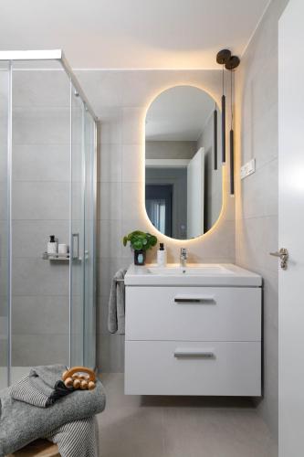 Apartamentos Martiricos by P&O