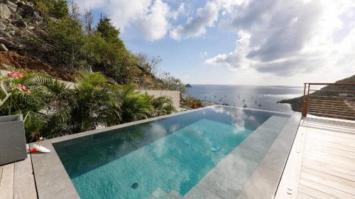 Breathtaking Villa with Unparalleled Sunset View