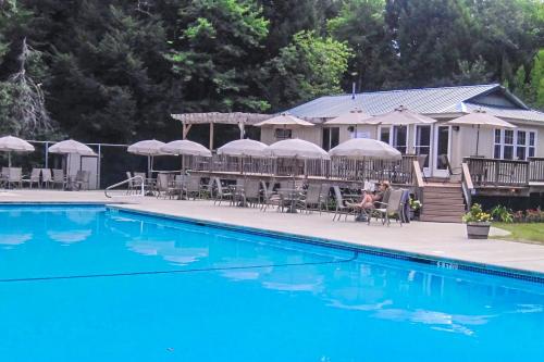 Gallery image of Moose Pond Retreat in Bridgton