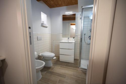 Ένα μπάνιο στο Monterosi Home Casa Vacanze
