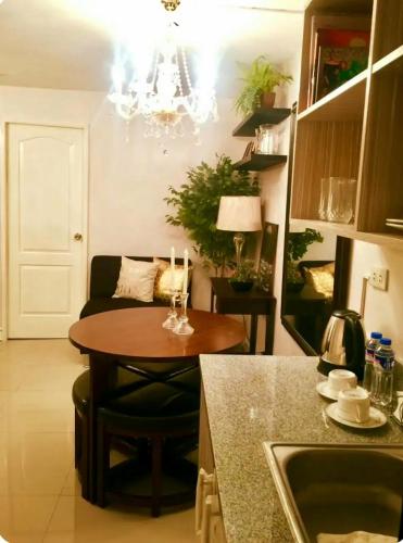 Anabu PrimeroにあるRomantic 2BR Condo unit with free WiFiのギャラリーの写真