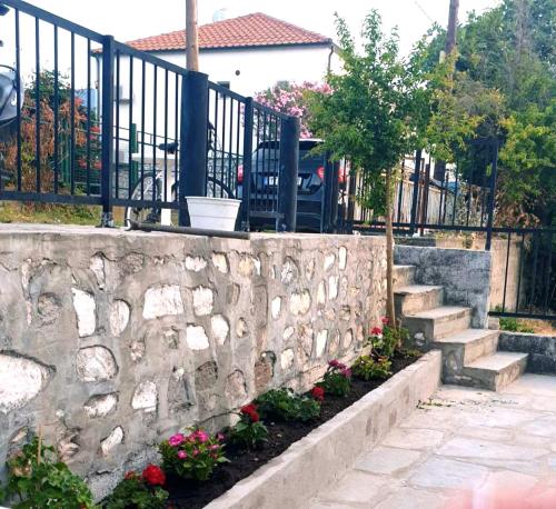 Gambar di galeri bagi Aeria old port apartment 1 di Limenas