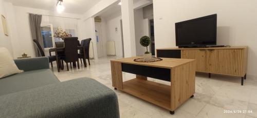 Televisyen dan/atau pusat hiburan di Aeria old port apartment 1