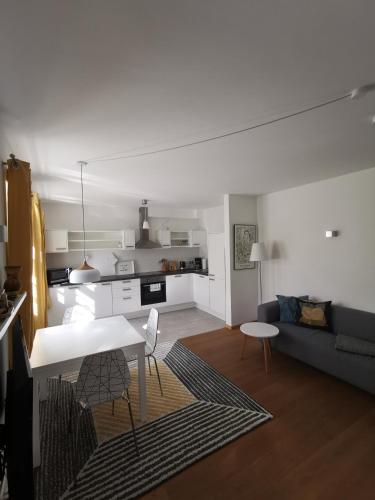 Ένα ή περισσότερα κρεβάτια σε δωμάτιο στο Inselhaus Werder FeWo Erna