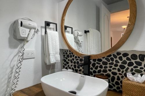 Koupelna v ubytování ECOTICA Boutique Hotel