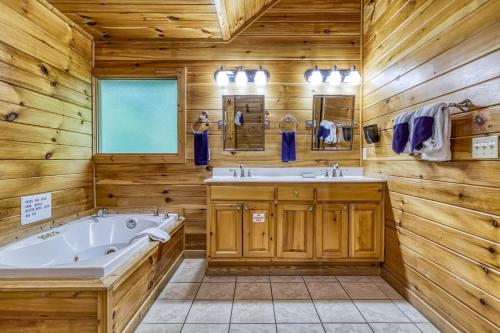 The Circle Of Life, Hot Tub, Theater Room, 560 FREE tickets each paid day photo 4