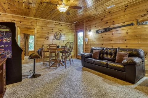 The Circle Of Life, Hot Tub, Theater Room, 560 FREE tickets each paid day photo 41