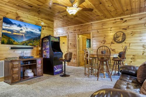The Circle Of Life, Hot Tub, Theater Room, 560 FREE tickets each paid day photo 42