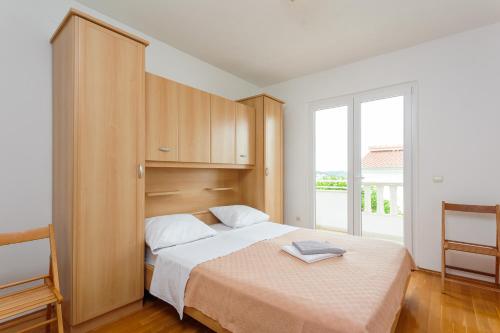 Apartment Mia - Spacious apartment on 85 m2 with beautiful sea view