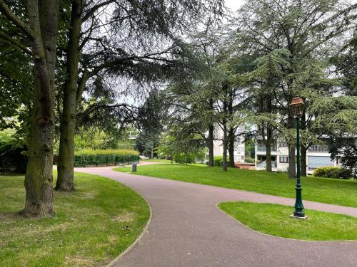 Proche de Paris résidence Le Moulin de Chennevieres