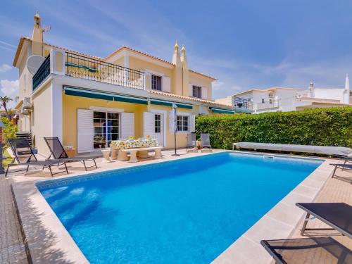 AL Casa Raha