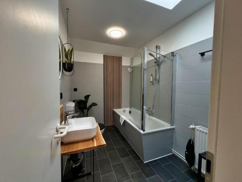 Koupelna v ubytování Nr 1 Wundervolles Helles Apartment direkt am historischen Marktplatz 46qm #Cosiness Company 21