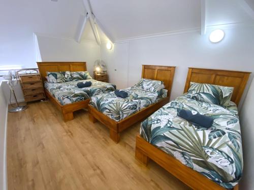 Ένα ή περισσότερα κρεβάτια σε δωμάτιο στο Osprey Holiday Village Unit 119