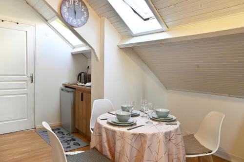 Fotografie z fotogalerie ubytování T2 Cosy et Lumineux - Proche centre et commodités v destinaci Saint-Quentin