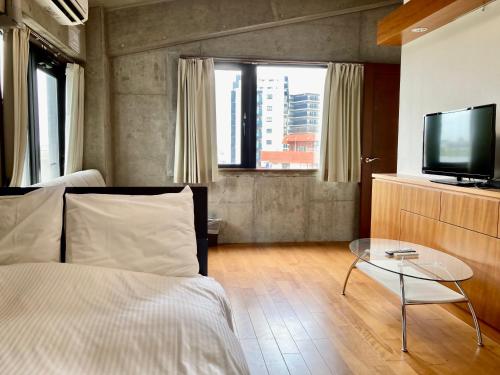 PRISM COURT HIRAI Room 801