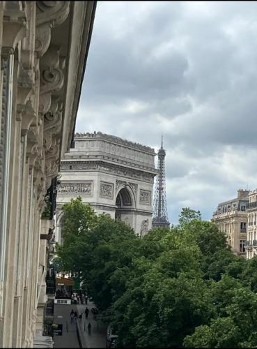 Photo de la galerie de l'établissement Guest Room nearby Champs Elysées, à Paris