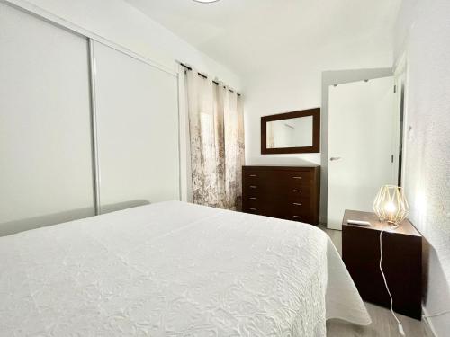 Posteľ alebo postele v izbe v ubytovaní Apartamento 3 dormitorios centro Villajoyosa