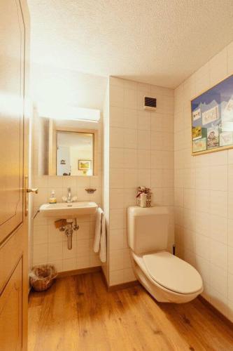 Ένα μπάνιο στο Gstaad - Cozy spacious Flat right in the village