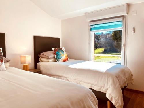 Postel nebo postele na pokoji v ubytování 3-Star Tourism Rated Holiday Home with Air Con and Private Heated Pool - 45 Mins from Sarlat