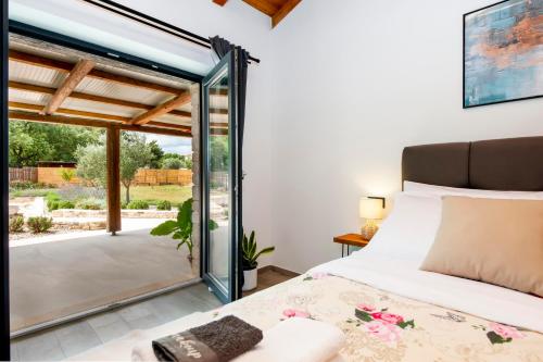 Foto Holiday House with jacuzzi and sauna 2